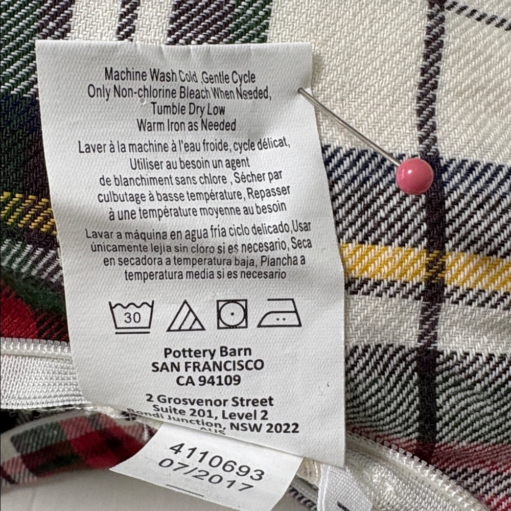 Pottery Barn Festive Plaid Pillow Cover and Insert - Picture 8 of 9